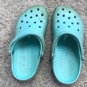 Size 8 teal crocs